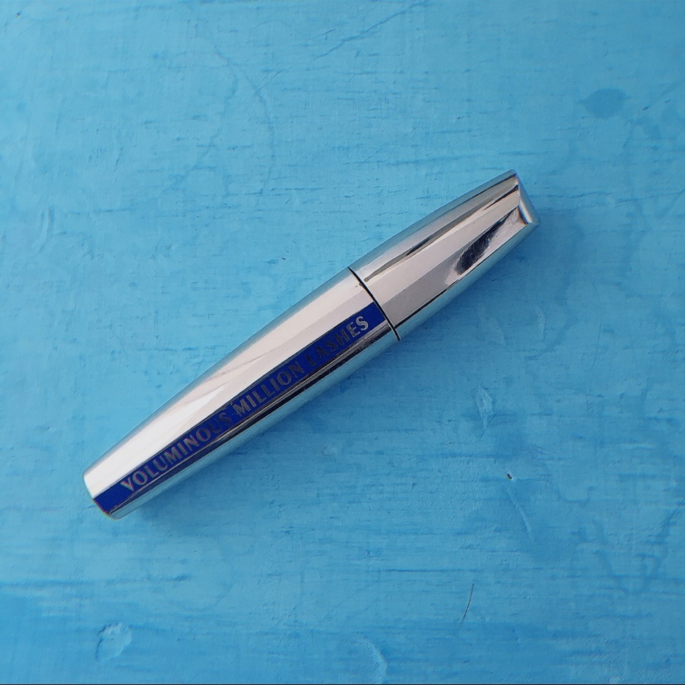 L’Oreal Voluminous Million Lashes Mascara